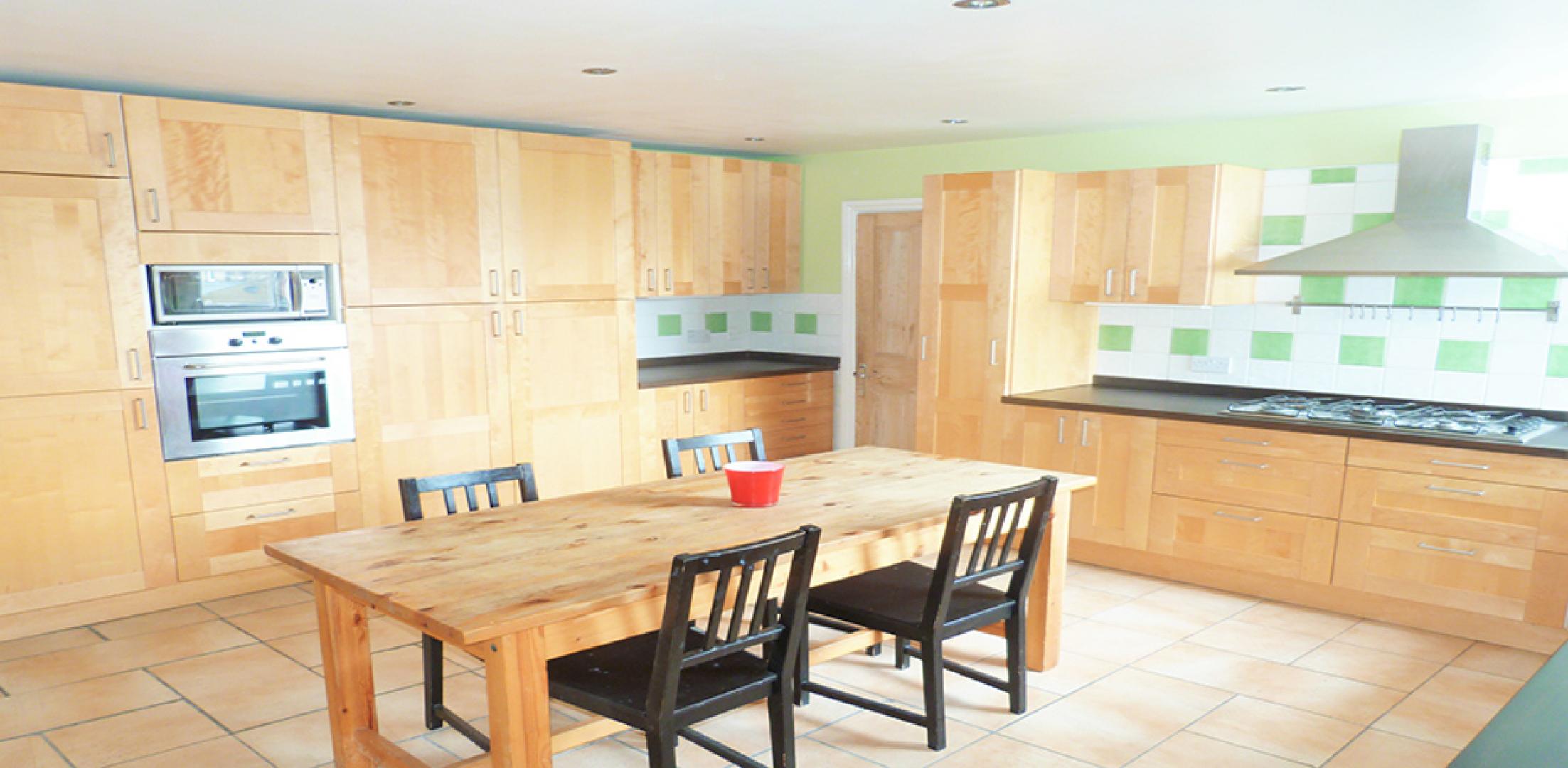 			NEW INSTRUCTION, 3 Bedroom, 1 bath, 1 reception Flat			 Mill Lane, WEST HAMPSTEAD